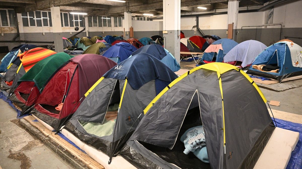 La France veut évacuer des milliers de sans-abri et de migrants de Paris vers d’autres régions avant les Jeux olympiques